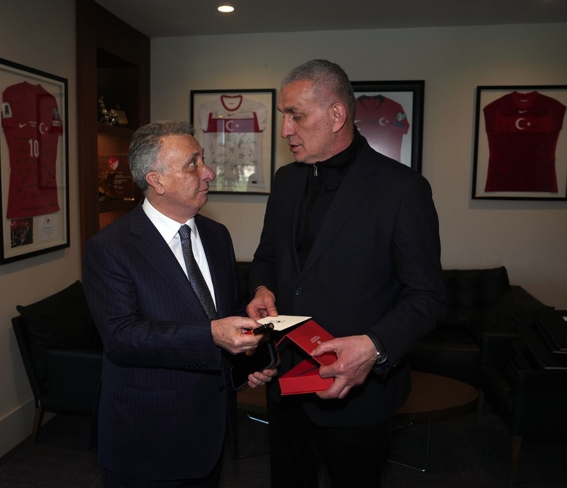 Ahmet Nur &Ccedil;ebi&rsquo;den, TFF Başkanı Hacıosmanoğlu&rsquo;na ziyaret
