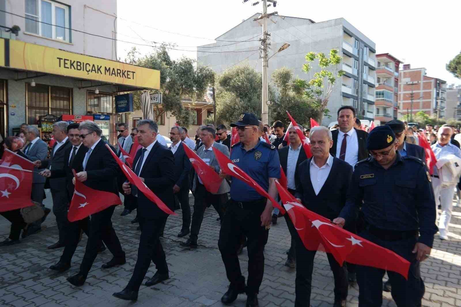 K&uuml;&ccedil;&uuml;k Menderes Havzası Spor Oyunları Kiraz&rsquo;da başladı
