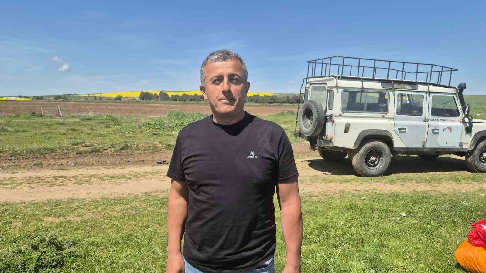 Tekirdağ&rsquo;da sarı ş&ouml;len: Paramotorlar sarı tarlaları gezdi
