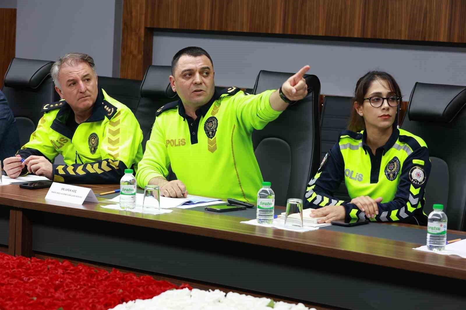 Bing&ouml;l&rsquo;de İl Trafik Komisyonu, g&uuml;venli ulaşım i&ccedil;in bir araya geldi
