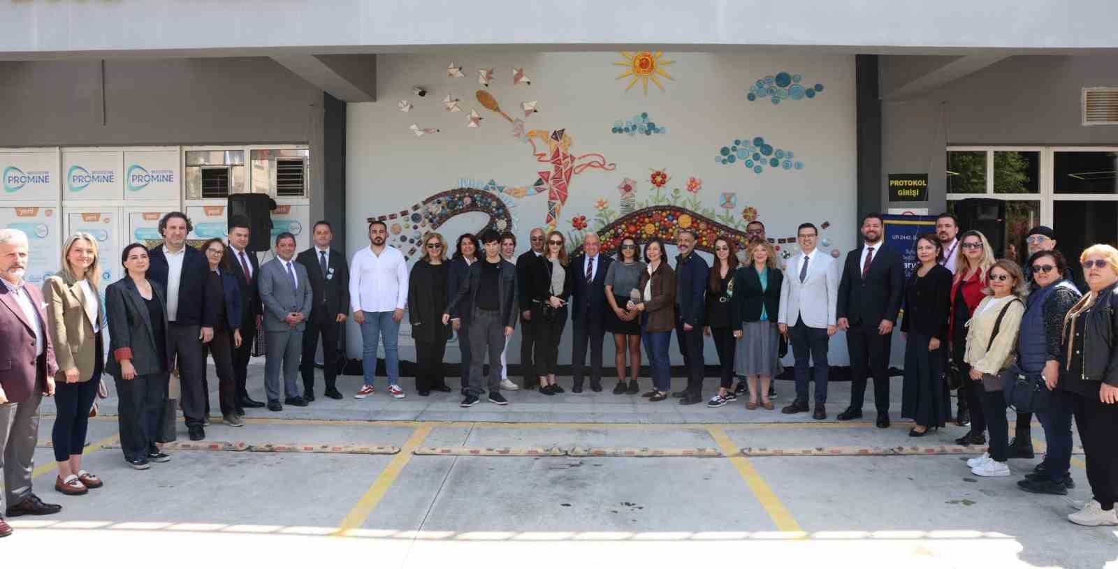 Nil&uuml;fer&rsquo;de renkli dayanışma: Sanat ve sevgi panosu
