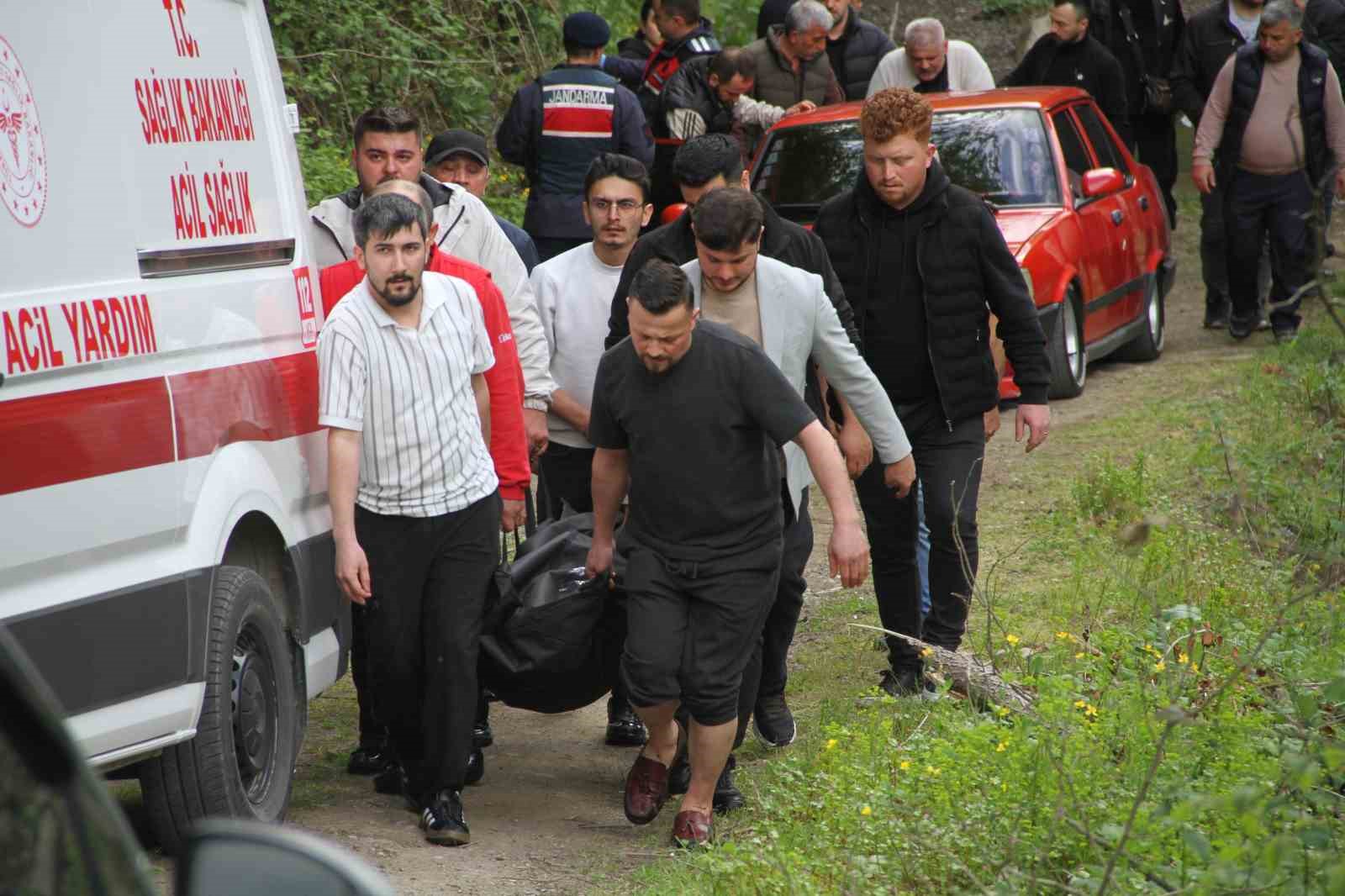 Kabaceviz Şelalesi&rsquo;nde piknik yapan kardeşlerin &uuml;zerine kaya d&uuml;şt&uuml;: 1 &ouml;l&uuml;

