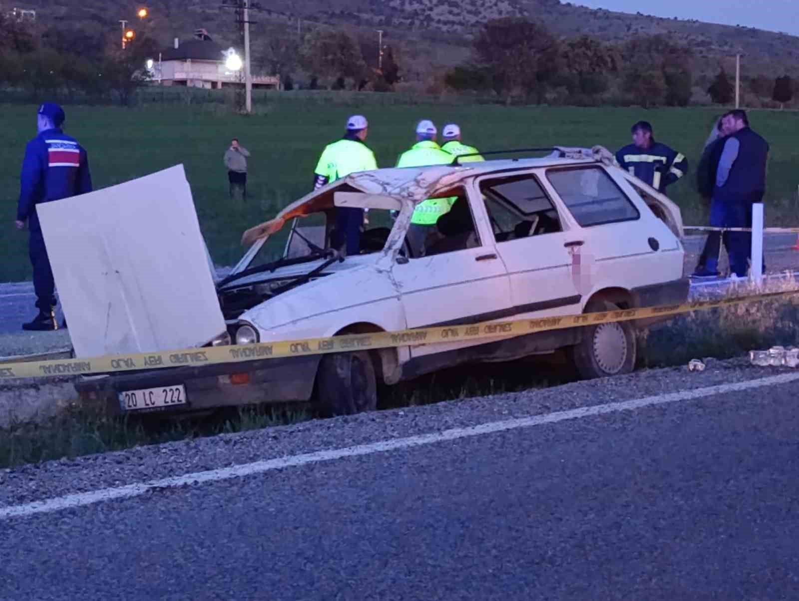 Denizli&rsquo;de otomobil takla attı: 1 &ouml;l&uuml;, 4 yaralı
