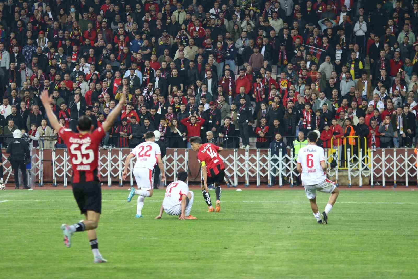 Nesine 3. Lig: Eskişehirspor: 3 - Balıkesirspor: 0
