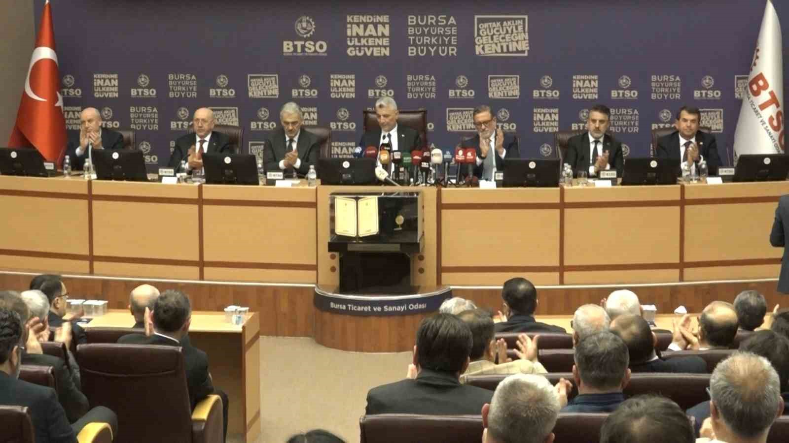 Bakan Bolat, Bursa&rsquo;da iş adamlarıyla bir araya geldi
