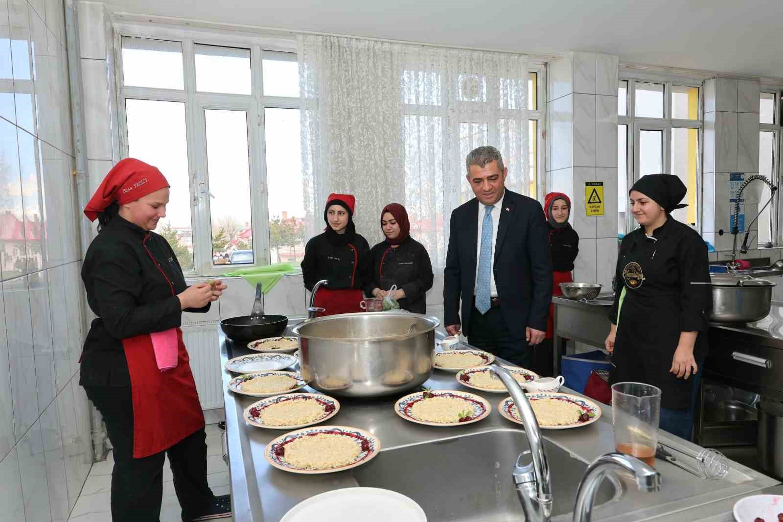 Geleceğin şeflerinden büyük başarı