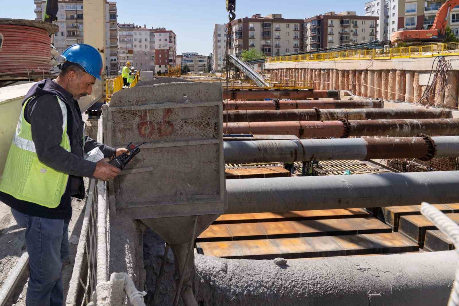 Buca Metrosu&rsquo;nda 2028 hedefi i&ccedil;in &ccedil;alışmalar s&uuml;r&uuml;yor
