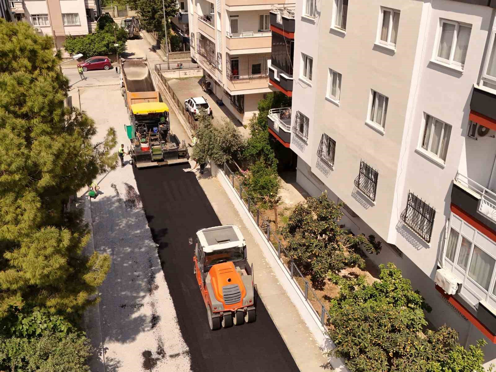 Tarsus&rsquo;ta yol yenileme &ccedil;alışmaları hız kesmiyor
