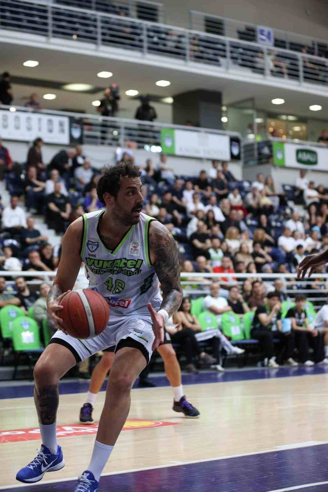 Merkezefendi Basket Avrupa iddiasını s&uuml;rd&uuml;r&uuml;yor
