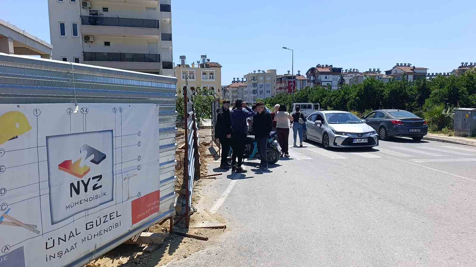 Otomobil ile motorlu bisiklet &ccedil;arpıştı: 1 yaralı
