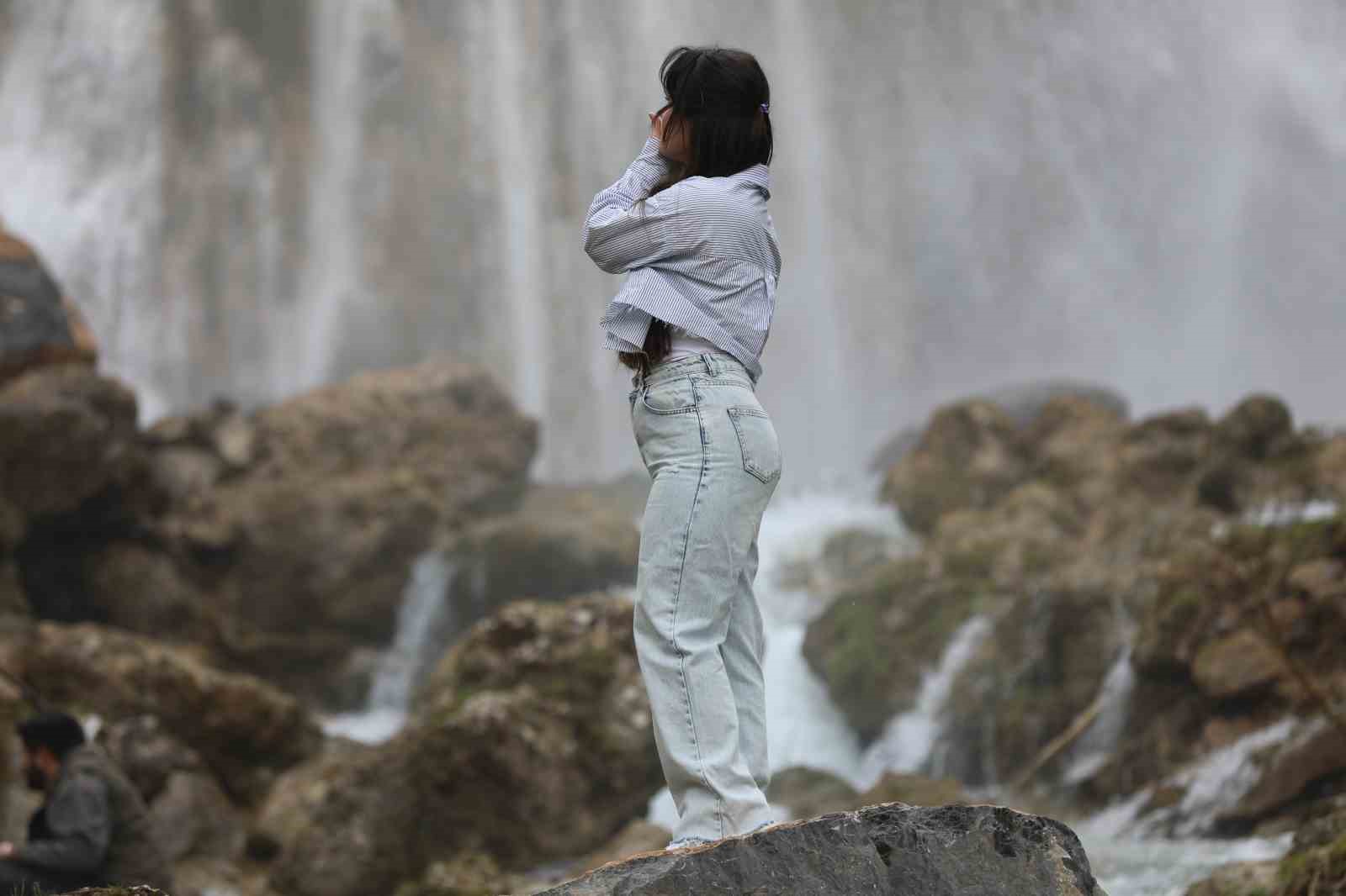 Şırnak&rsquo;ta baharla birlikte şelaleler coştu
