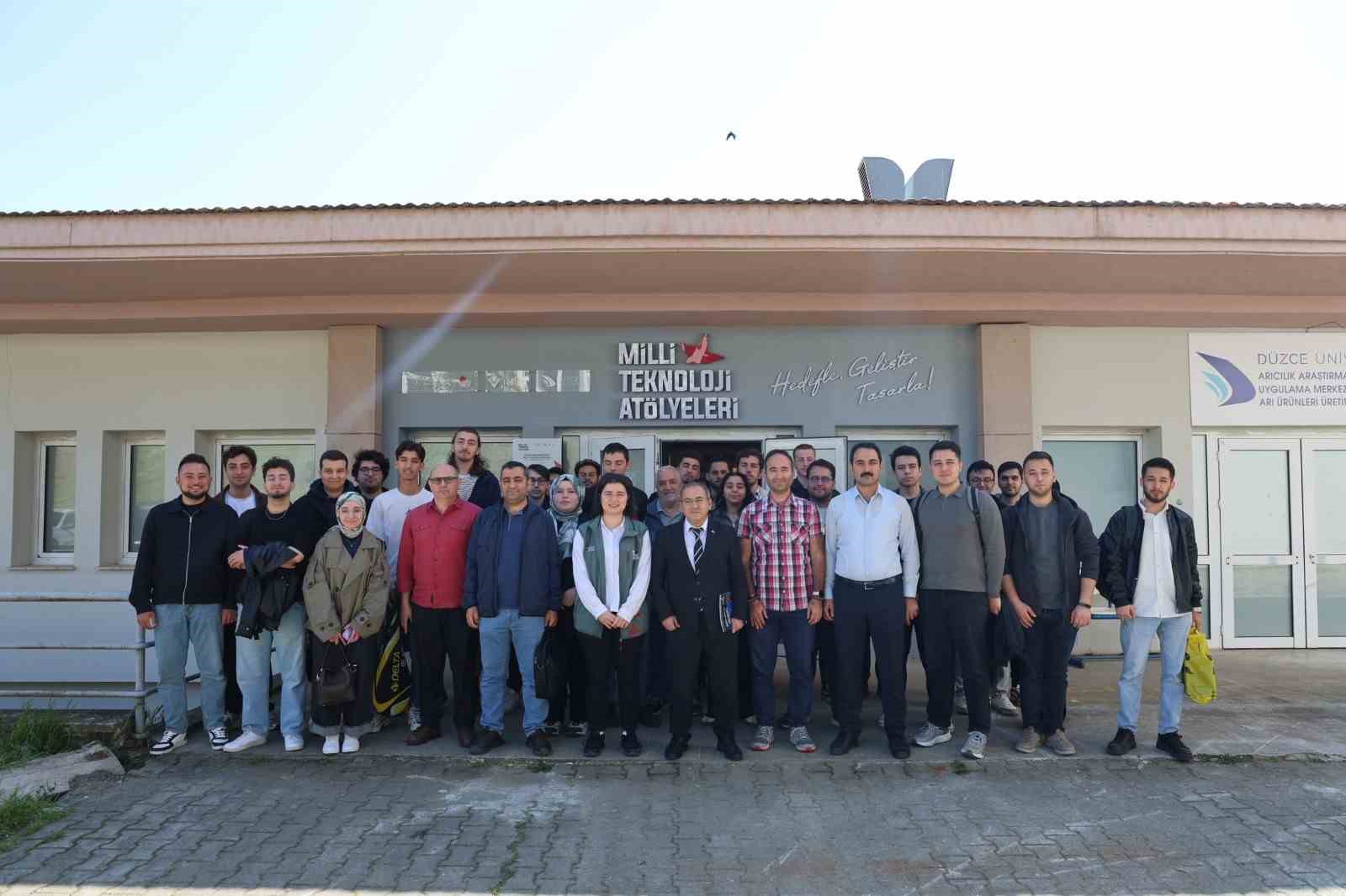 &Ouml;zt&uuml;rk "Yapay zeka her meslekte yeni bir d&ouml;nem başlatıyor"
