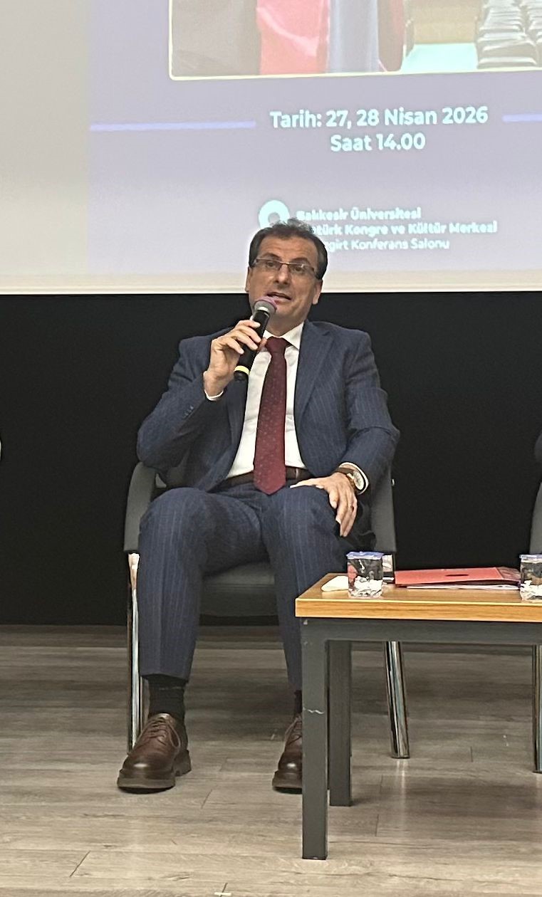 Salihli Kaymakamı G&uuml;ldoğan, geleceğin hukuk&ccedil;ularıyla buluştu
