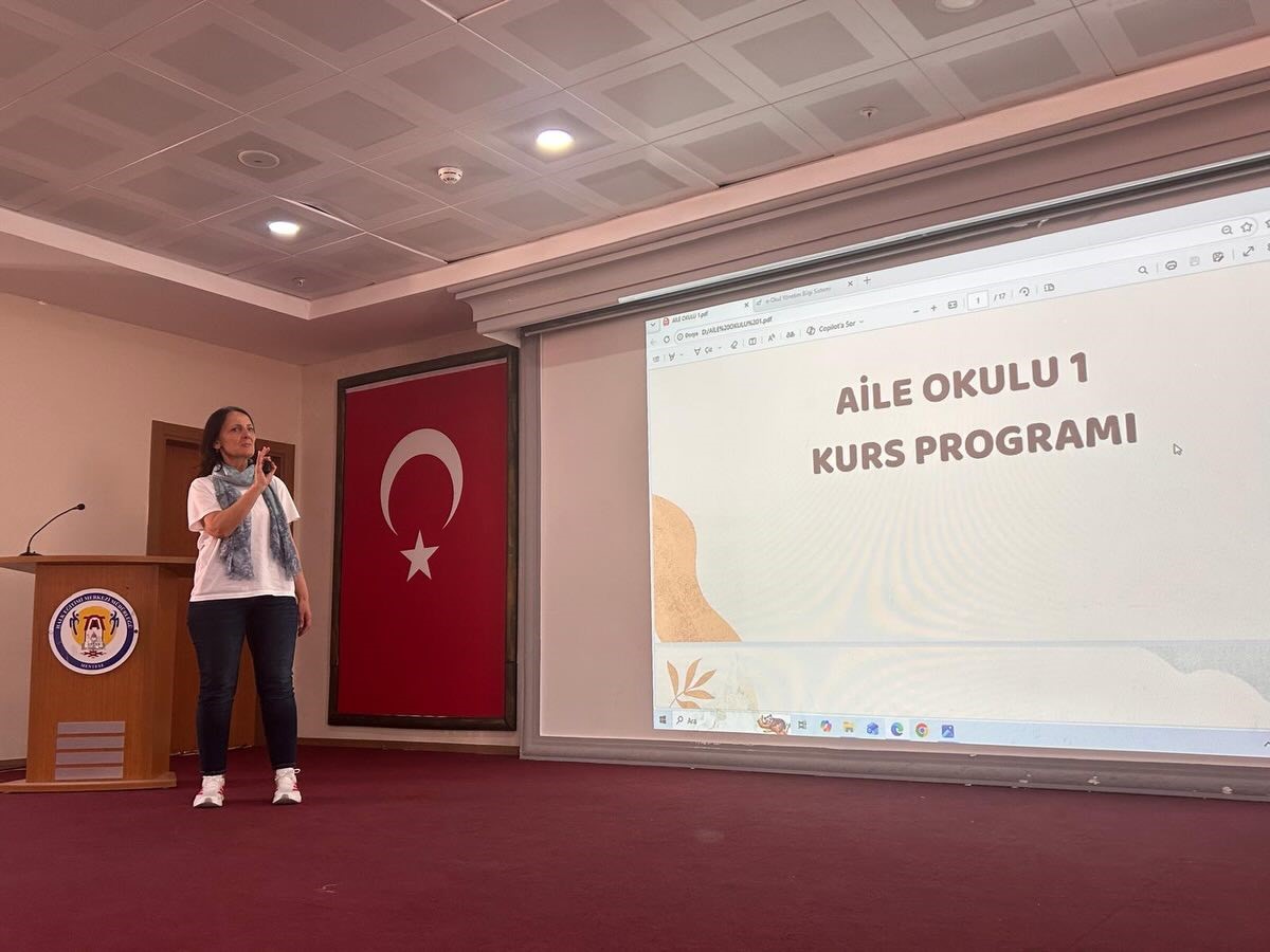 Muğla&rsquo;da "Maarif Modeli Aile Konferansları" devam ediyor
