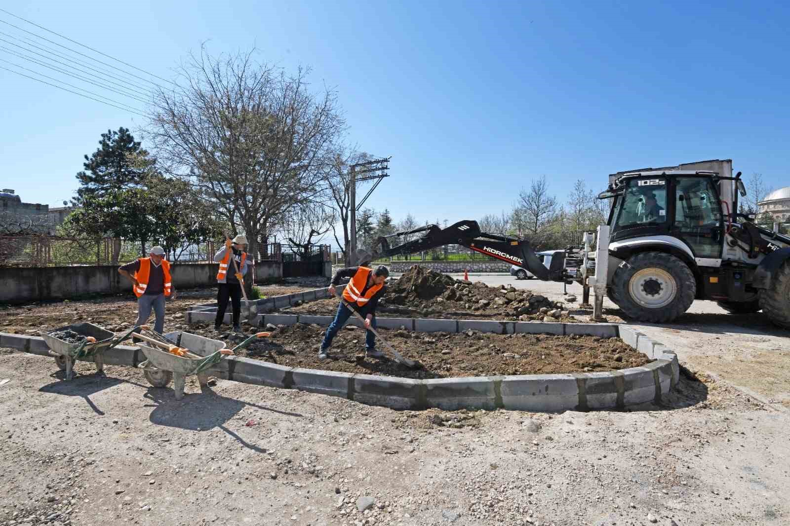 Osmangazi&rsquo;den Hamitler&rsquo;e 300 tonluk asfalt desteği
