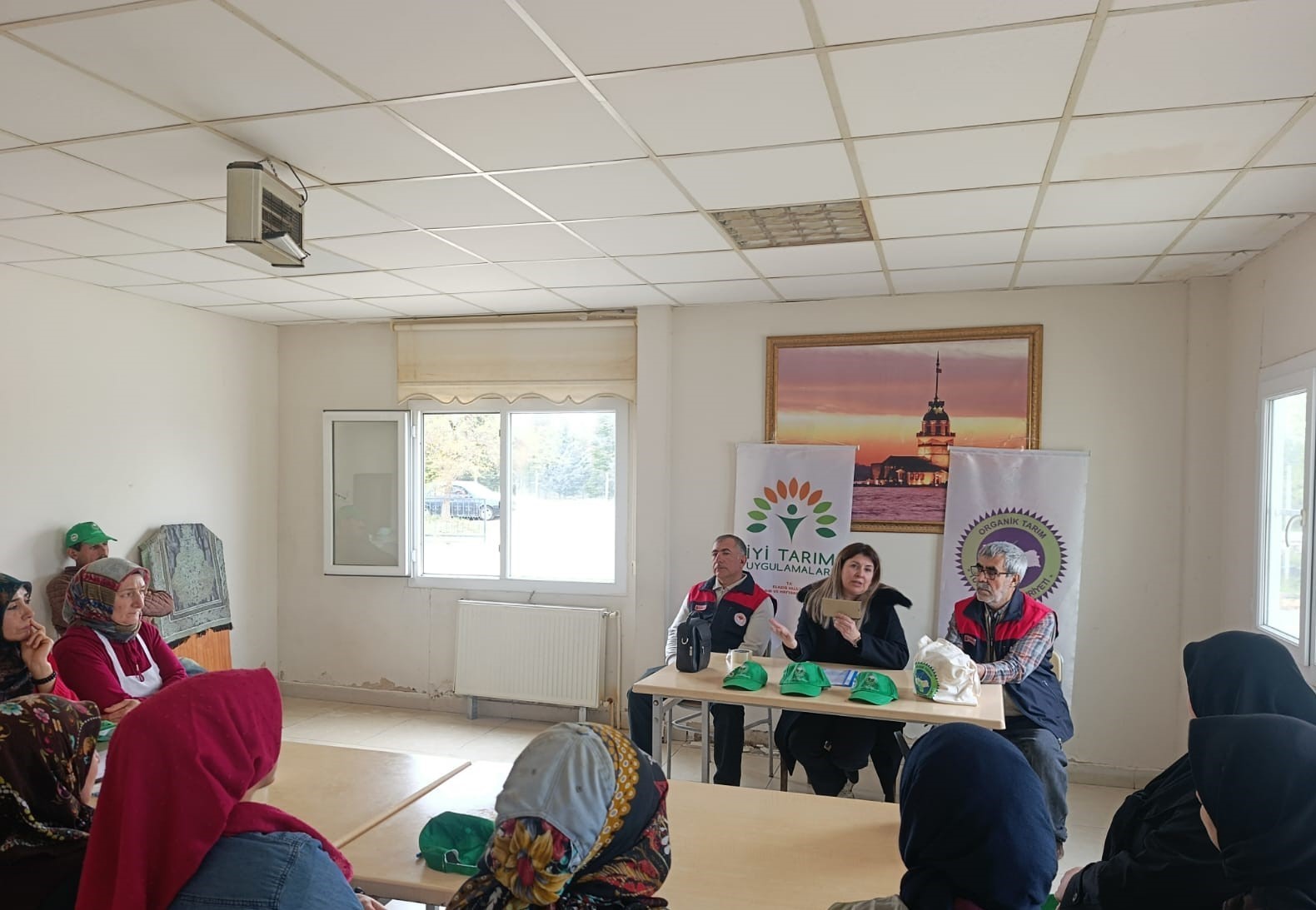 Elazığ&rsquo;da kadın &uuml;reticilere tarım eğitimi
