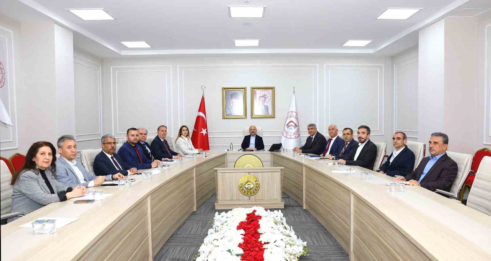 İl istihdam toplantısı Vali Osman Varol başkanlığında ger&ccedil;ekleştirildi
