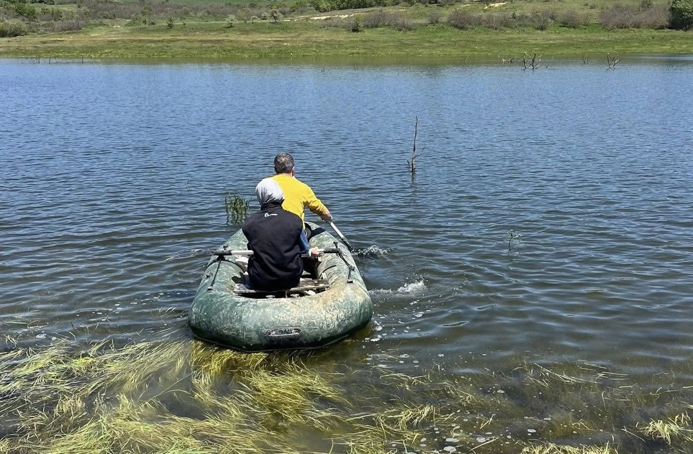 G&ouml;lette ka&ccedil;ak avcılığa ge&ccedil;it yok: Yasa dışı ağ imha edildi

