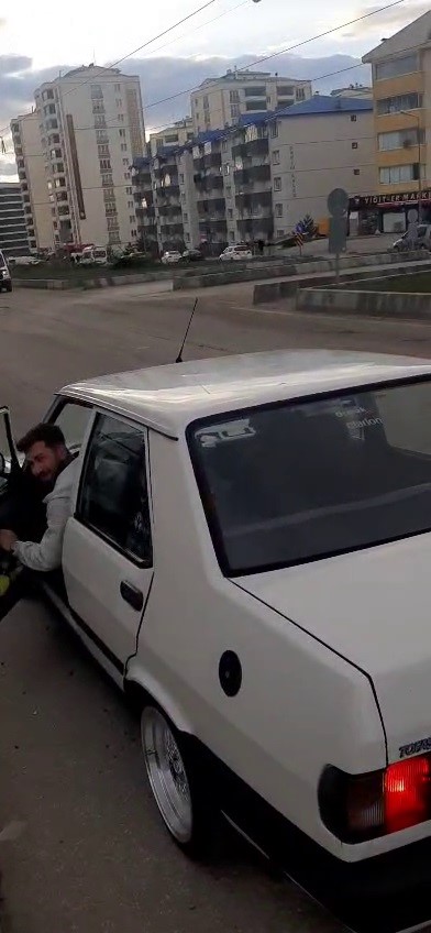 Ters y&ouml;nde ilerledi, pişkinliği tepki &ccedil;ekti
