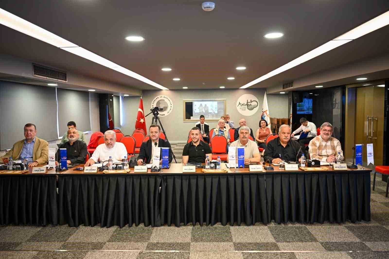 ATB Başkanı &Ccedil;andır: "Savaştan en fazla olumsuz etkilenecek sekt&ouml;rlerin başında tarım geliyor"
