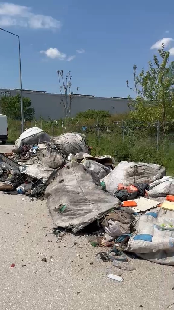 Osmangazi&rsquo;de tehlikeli atık d&ouml;ken araca ağır ceza
