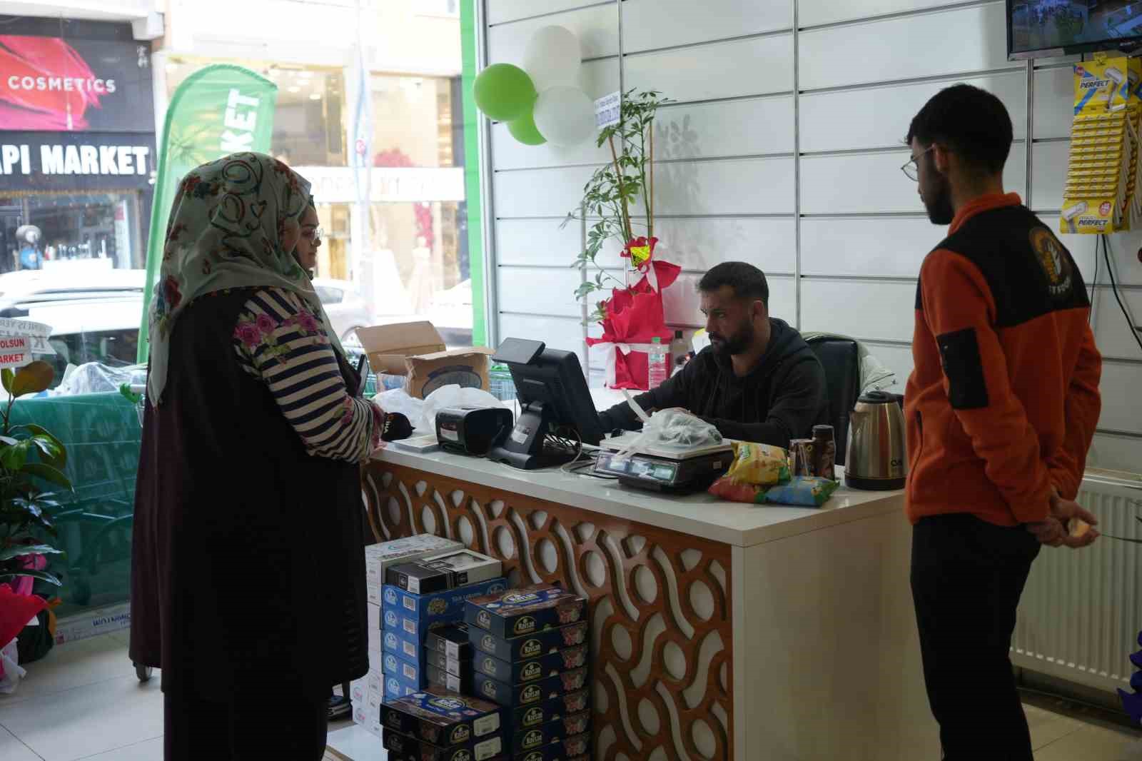 Muş&rsquo;ta boykot &uuml;r&uuml;nlerini raflarına almayan yeni market hizmete a&ccedil;ıldı
