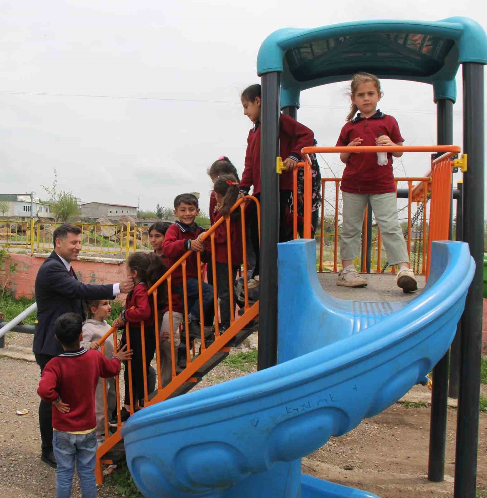 Cizre&rsquo;de okullarda "g&ouml;n&uuml;l seferberliği" buluşması
