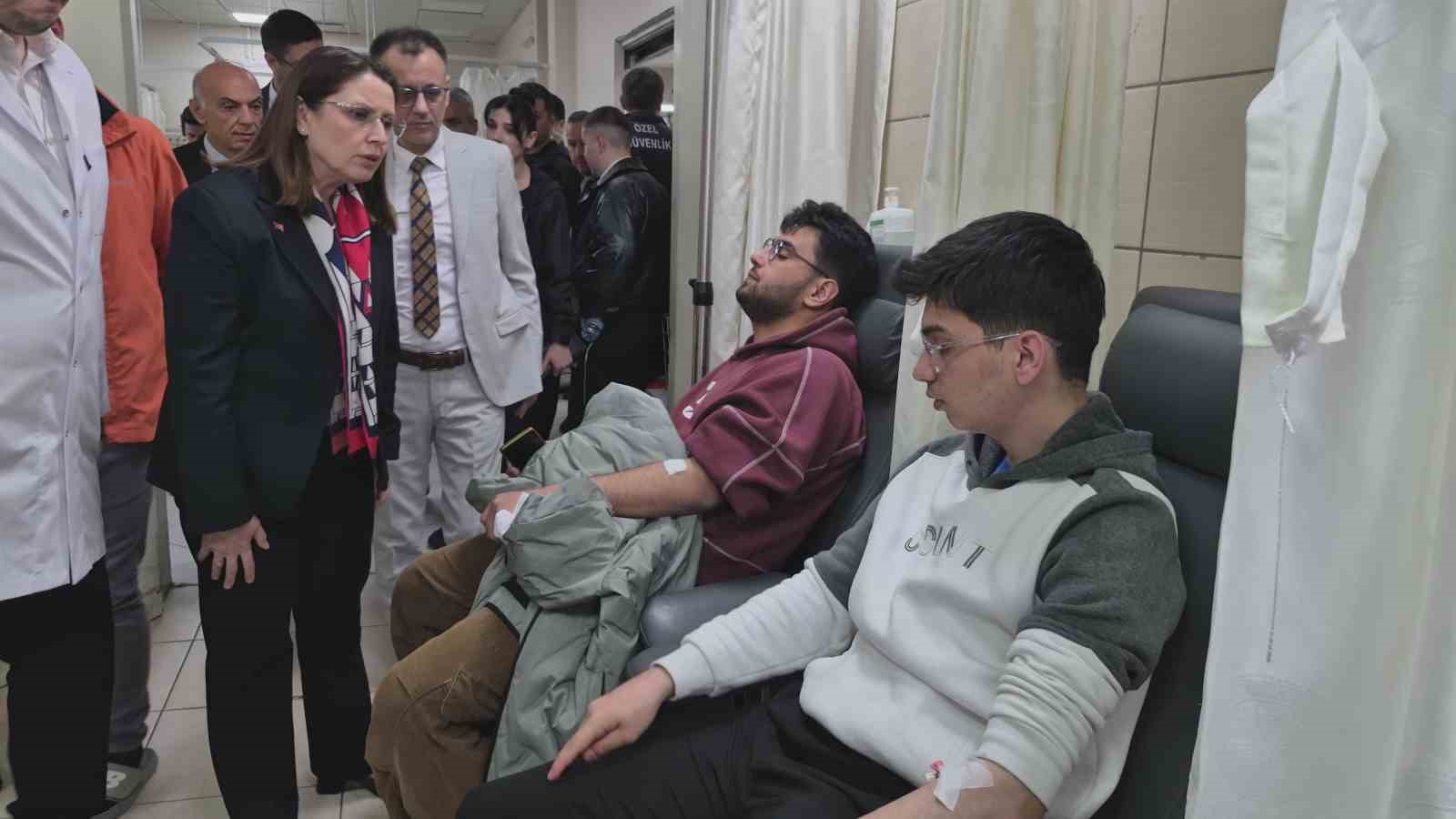 Bartın&rsquo;daki feci kazanın ardından Vali Arslan yaralıları hastanede ziyaret etti
