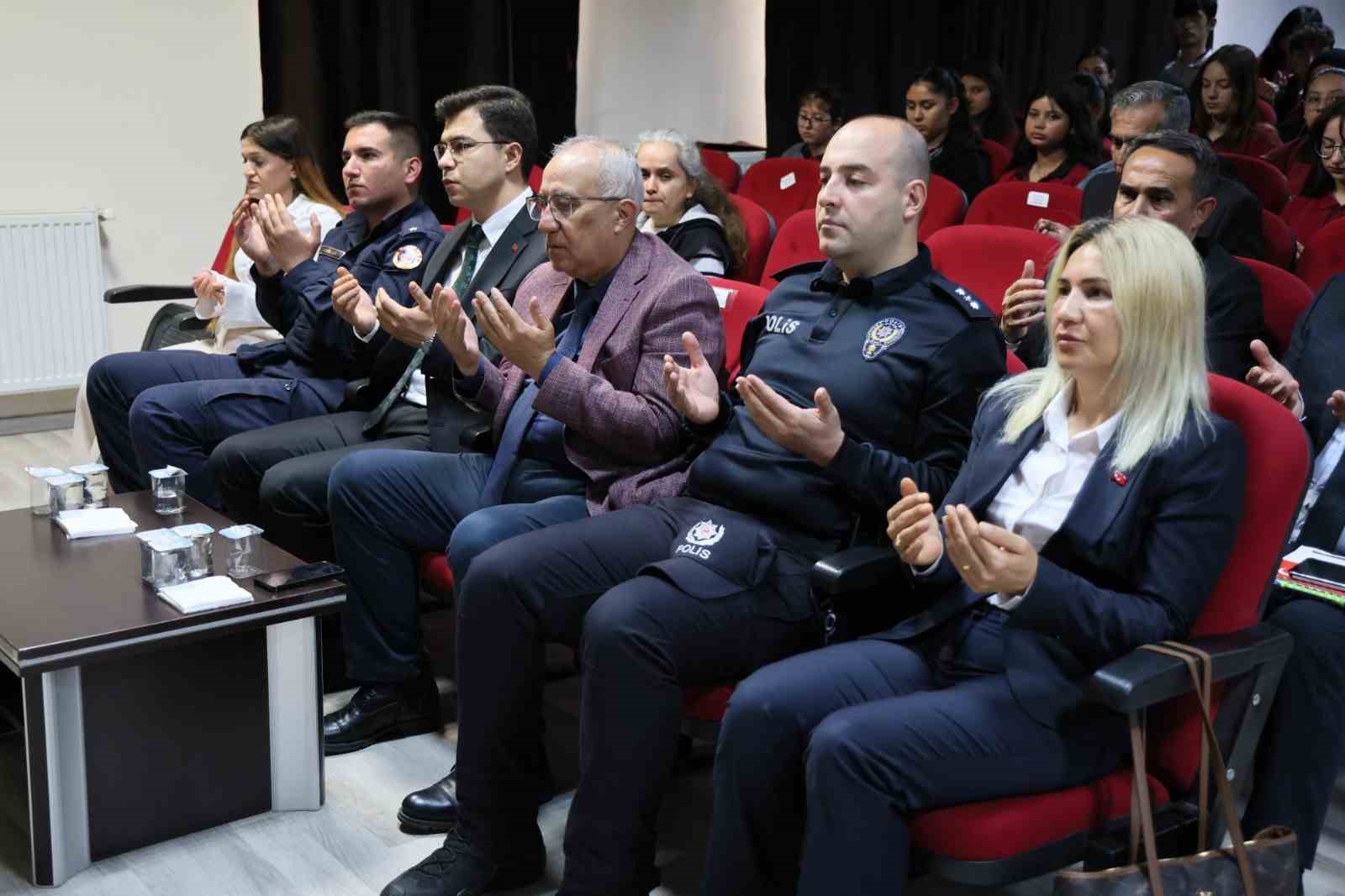 &Ccedil;ameli&rsquo;nde Kut&rsquo;&uuml;l Amare Zaferi coşkuyla anıldı
