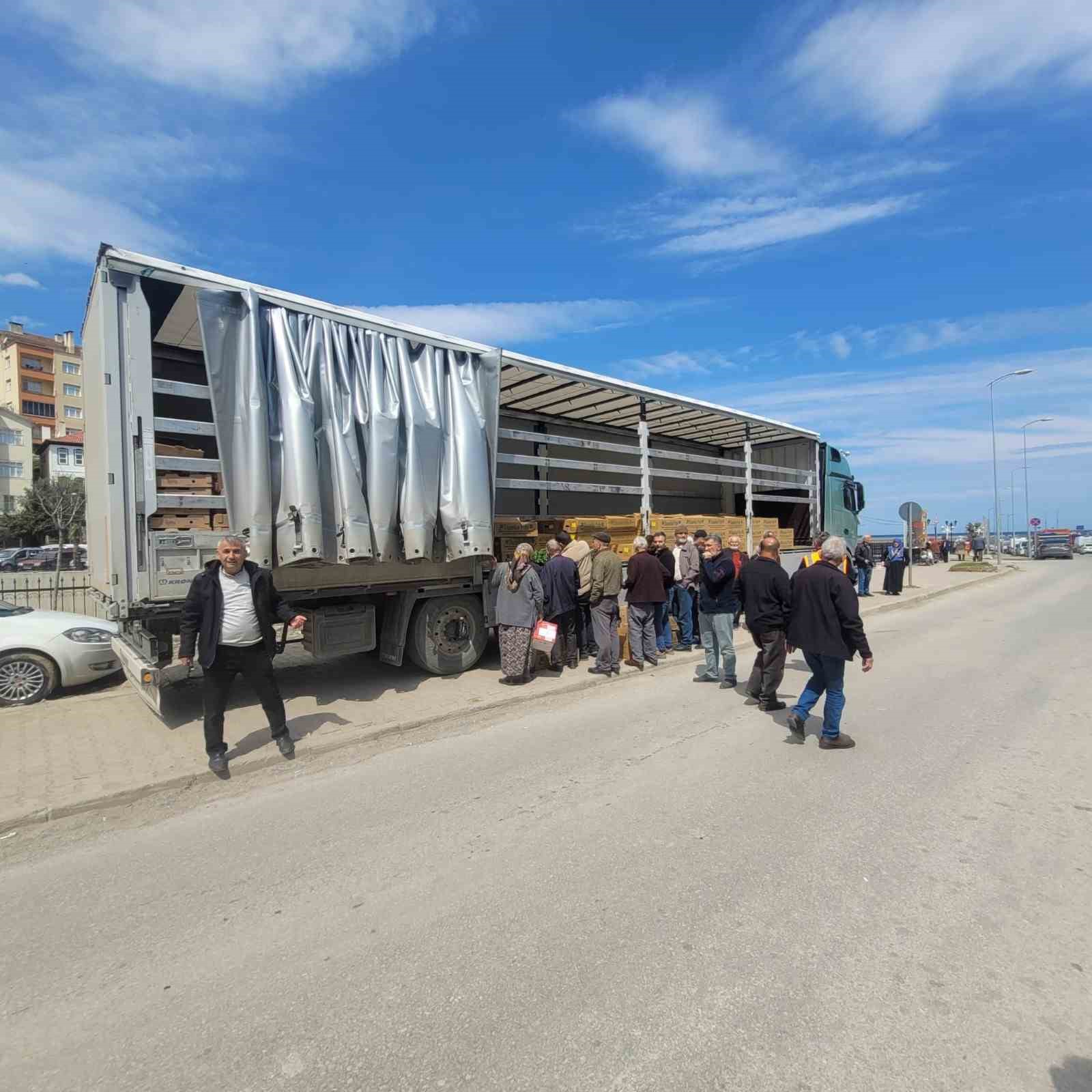 Kastamonu&rsquo;da &ccedil;ift&ccedil;ilere 147 bin adet sebze fidesi dağıtıldı
