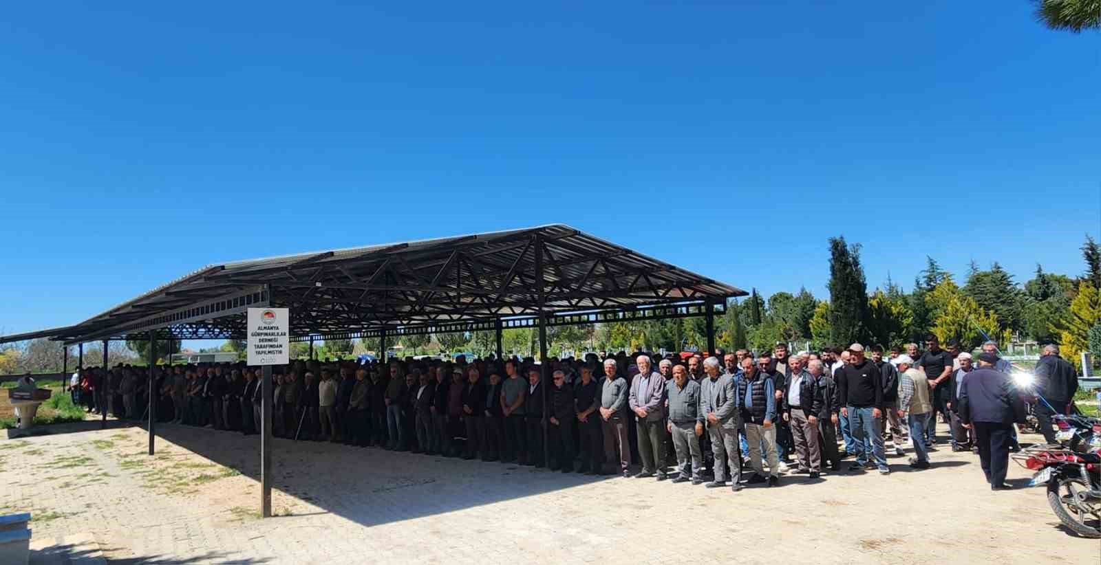 Kazada hayatını kaybeden gen&ccedil; son yolculuğuna uğurlandı
