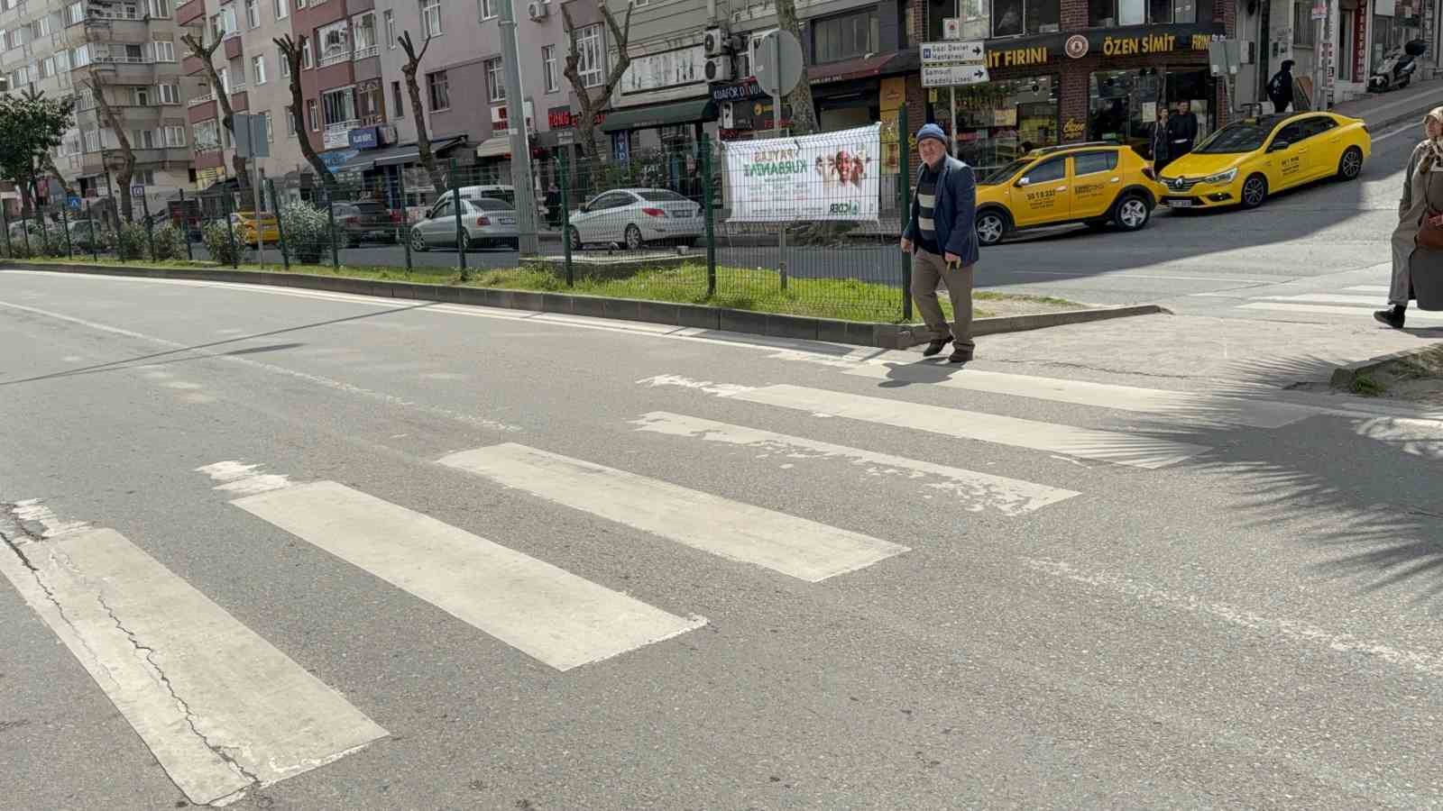 Yaya ge&ccedil;idinde aracın &ccedil;arptığı &ouml;ğrenci hastanelik oldu
