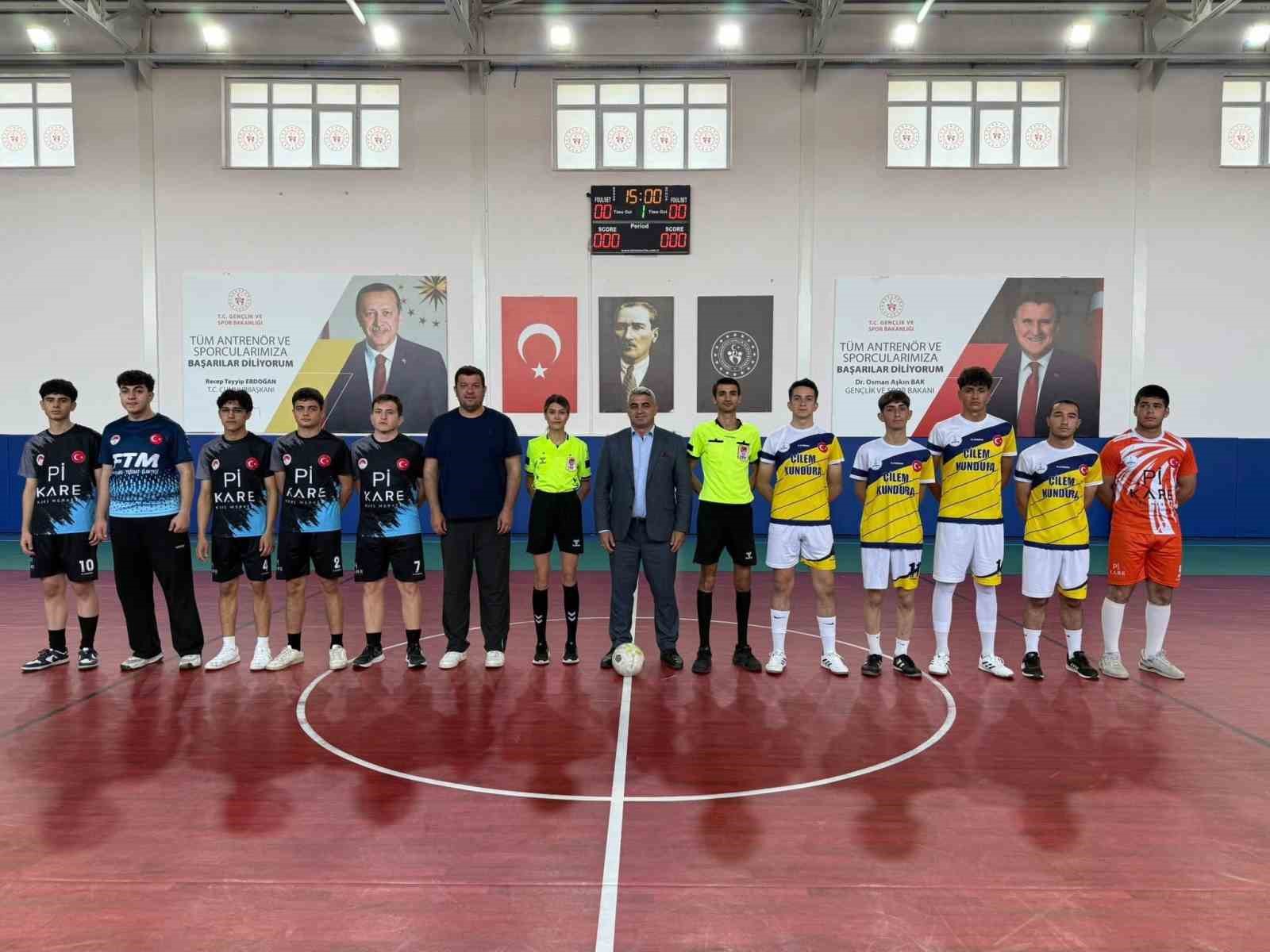 Tomarza&rsquo;da 19 Mayıs coşkusu Futsal turnuvası finaliyle ta&ccedil;landı
