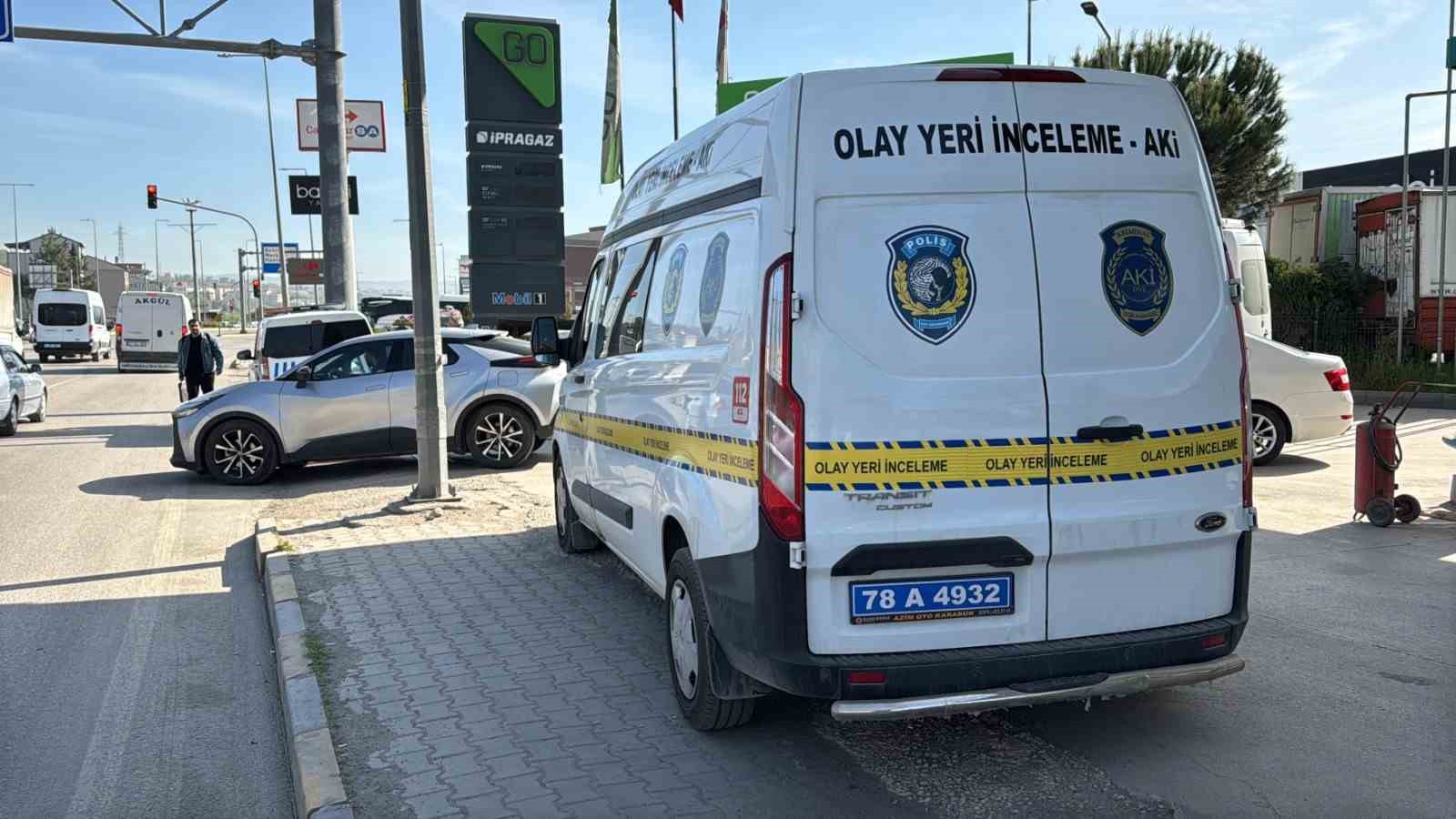 &Ccedil;alınan otomobil akaryakıt istasyonunda bulundu
