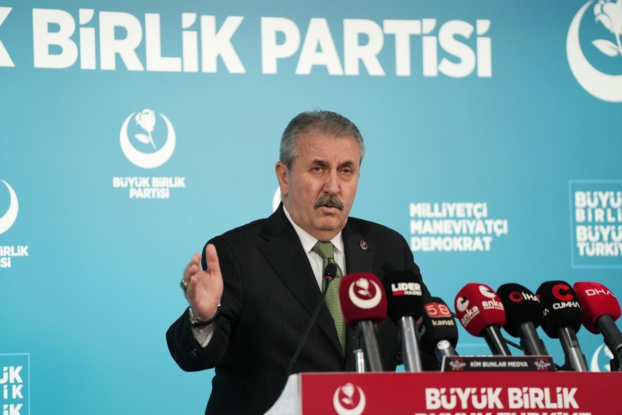 BBP Genel Başkanı Destici: "İş&ccedil;i Bayramı, iş&ccedil;i bayramı olarak kutlansın"
