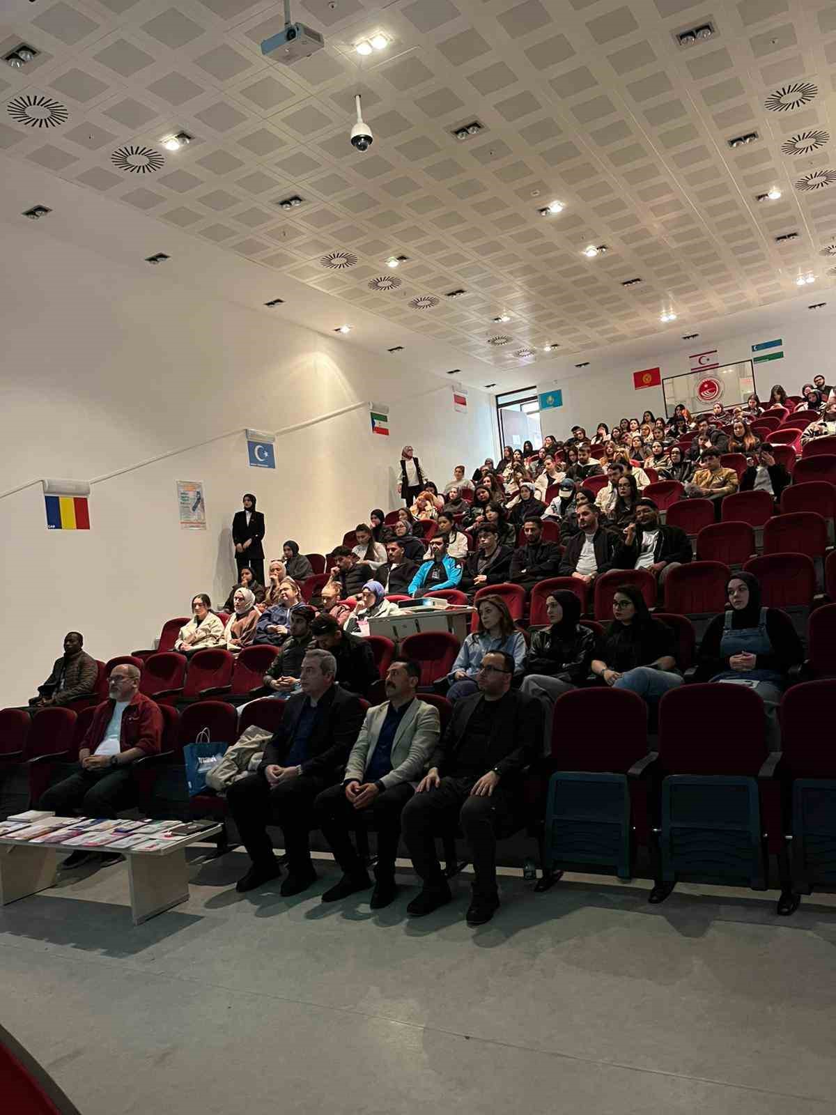 Kastamonu &Uuml;niversitesi&rsquo;nde kanser farkındalığı eğitimi
