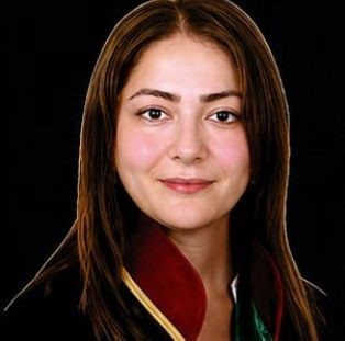 Cinayet kurbanı avukat Hatice Kocaefe duvağıyla son yolculuğuna uğurlandı
