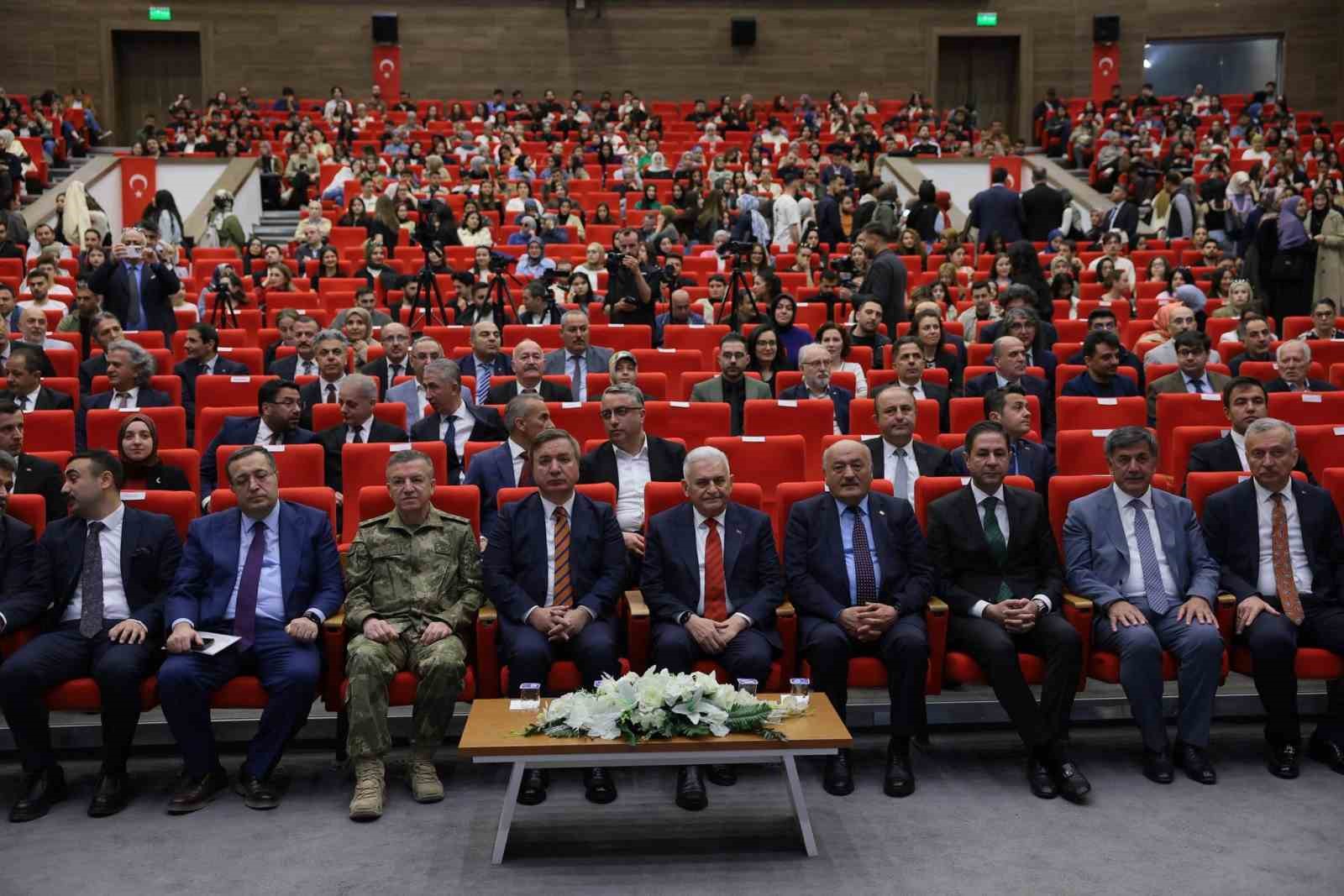 Yıldırım: "Sınır g&uuml;venliği kadar i&ccedil; birlik de &ouml;nemli"
