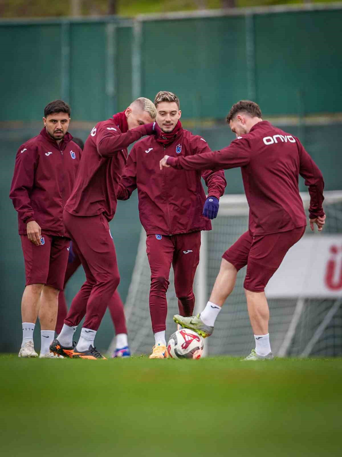 Trabzonspor, G&ouml;ztepe ma&ccedil;ı hazırlıklarına başladı
