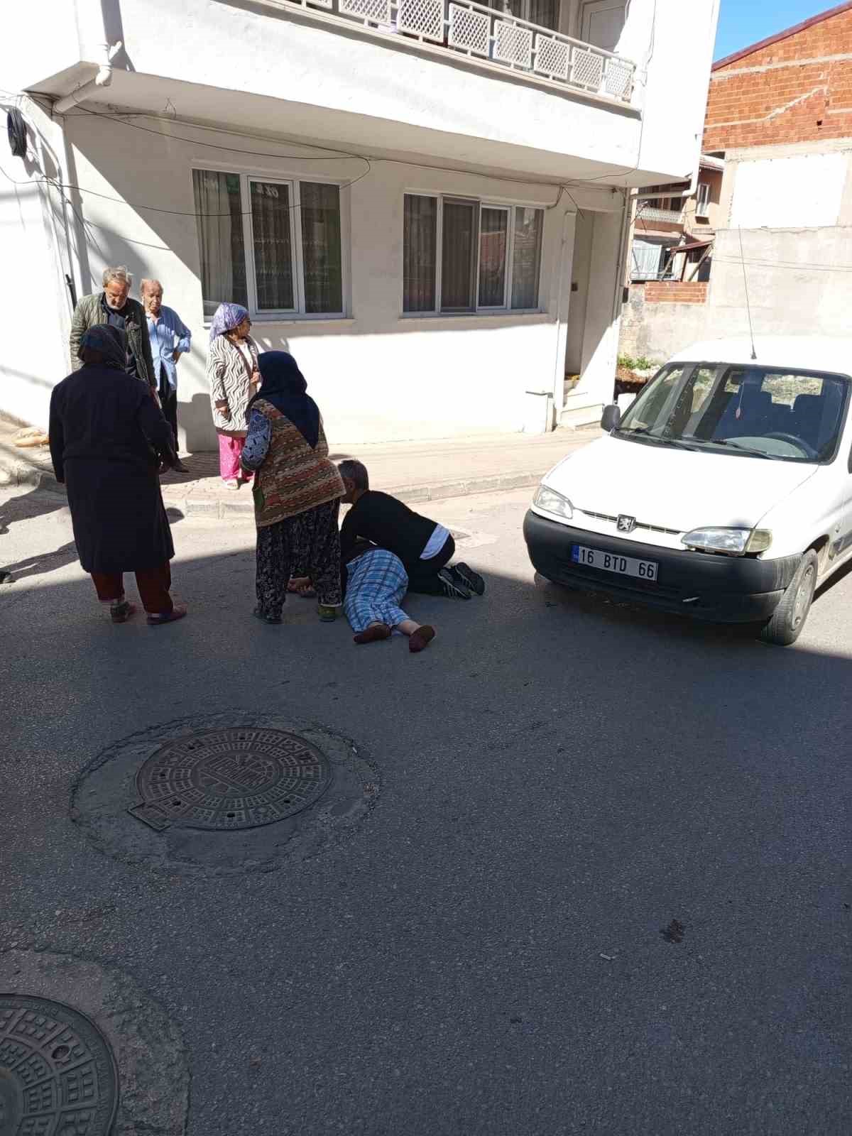 Yolun karşısına ge&ccedil;erken ticari aracın &ccedil;arptığı yaşlı kadın hayatını kaybetti
