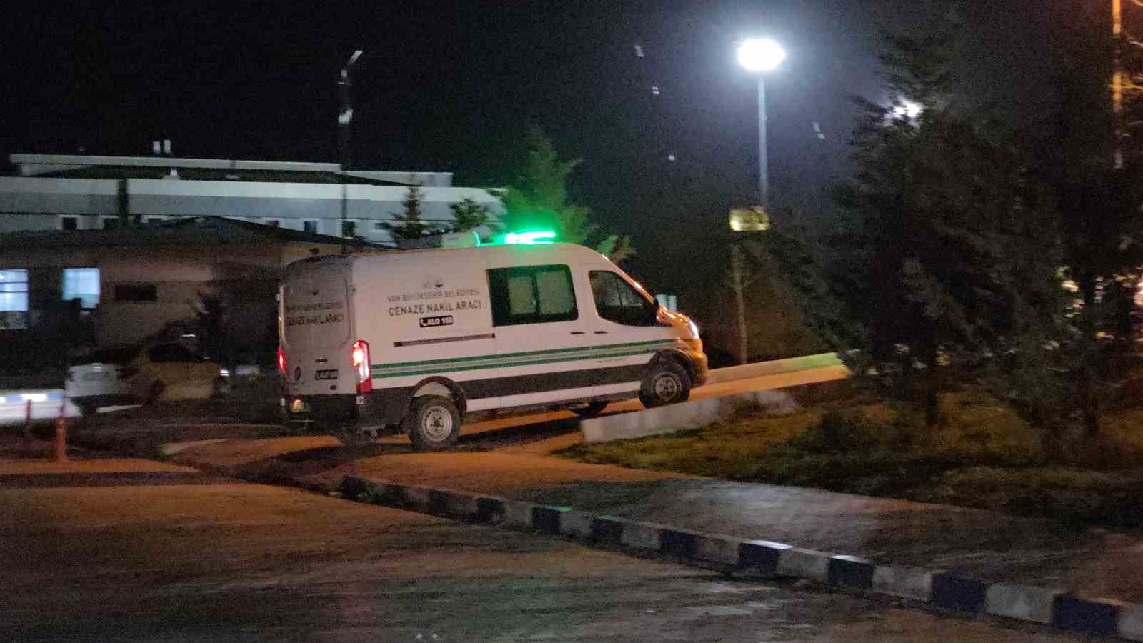 Köpeklerin saldırısında ölen çocuğun cenazesi Adli Tıp Kurumuna sevk edildi