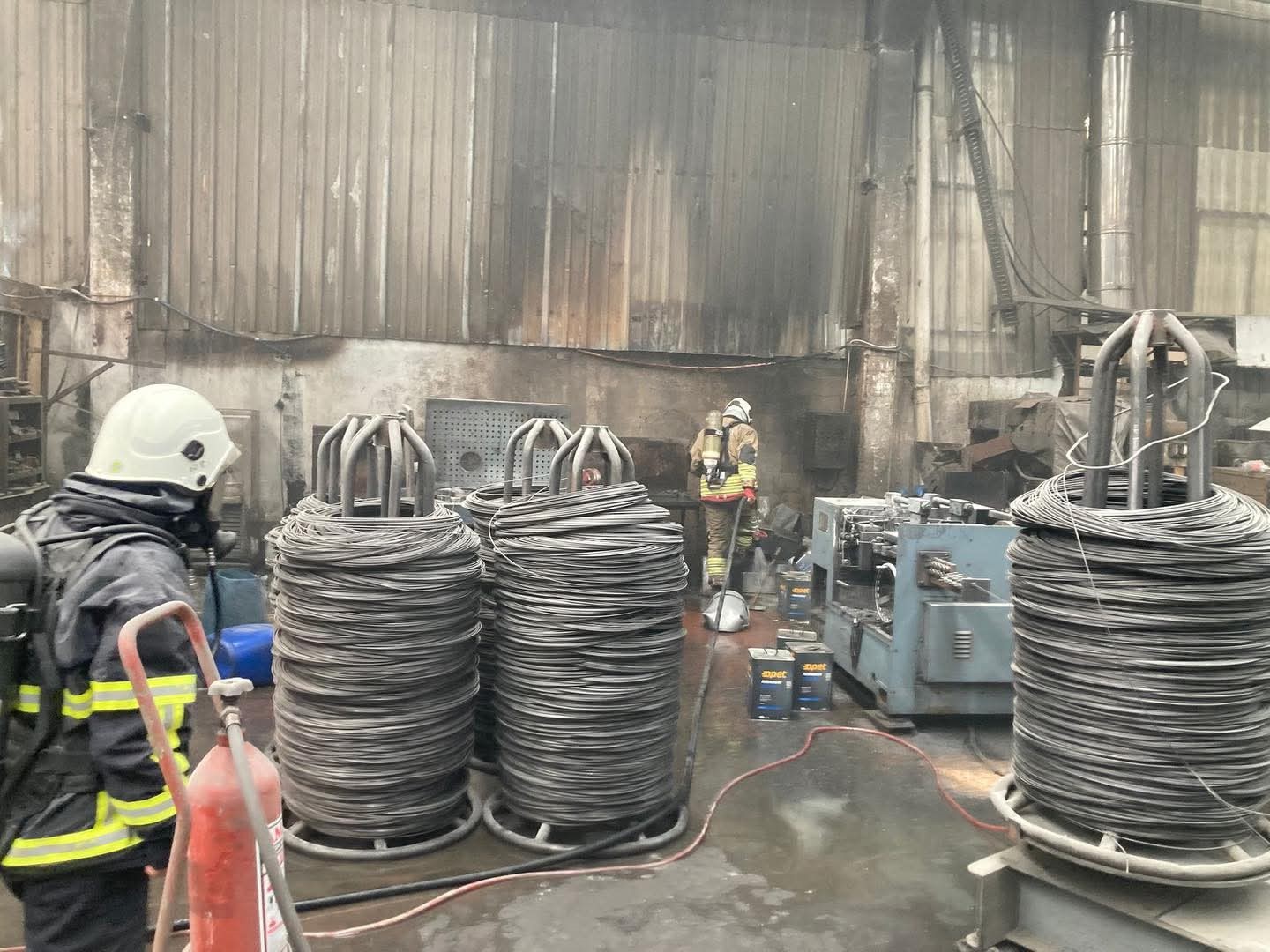 D&ouml;rtyol&rsquo;da tel fabrikasında yangın
