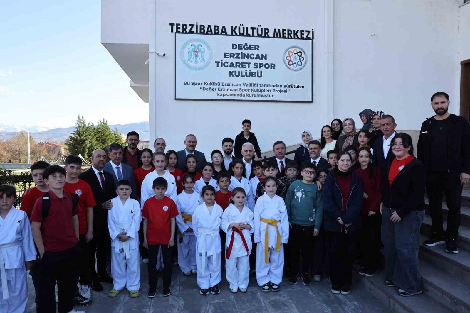 Erzincan&rsquo;da sporun yaygınlaşmasına destek
