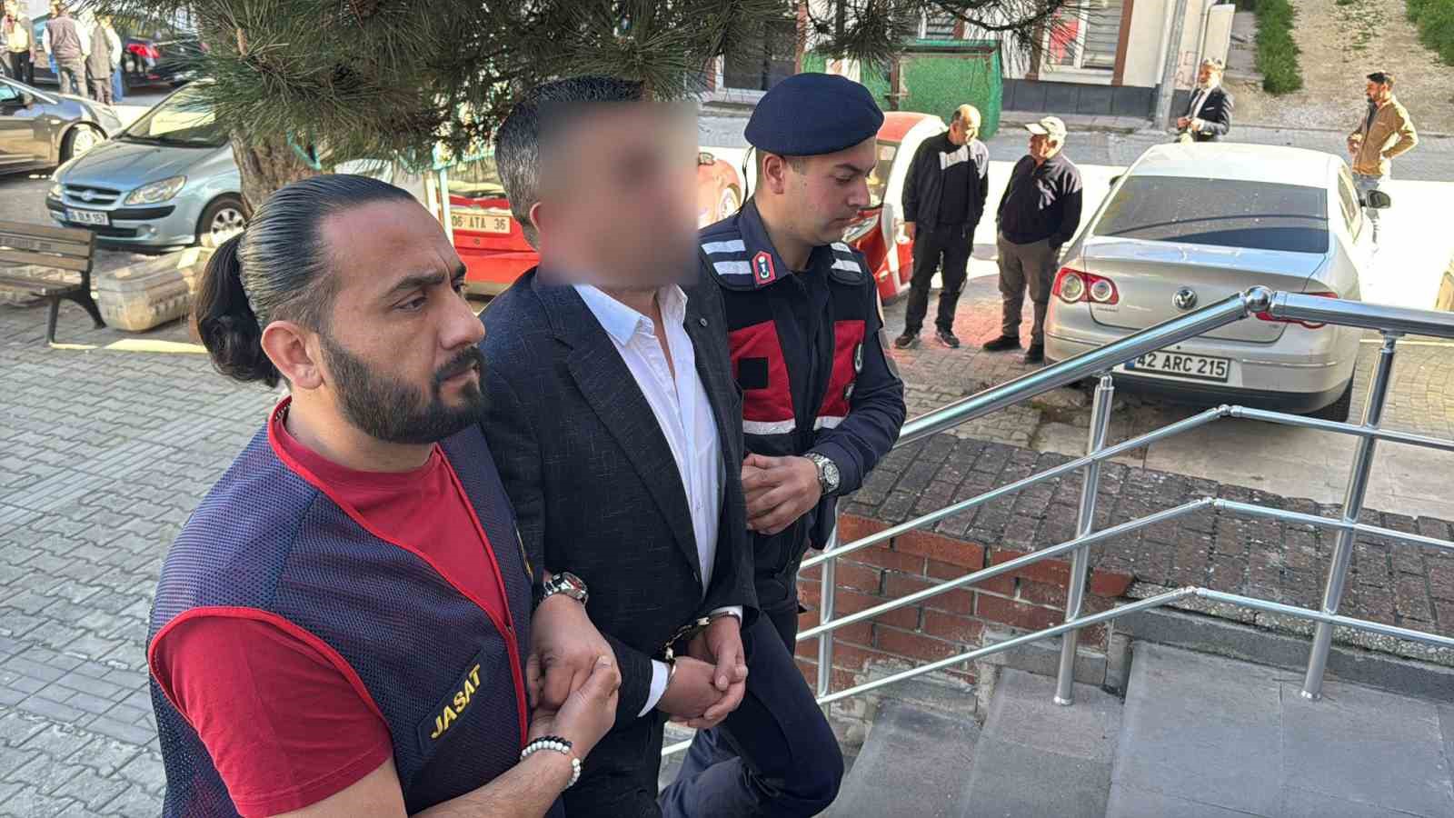 Eskişehir&rsquo;de faili me&ccedil;hul dosyayla ilgili 10 ş&uuml;pheli adliyede
