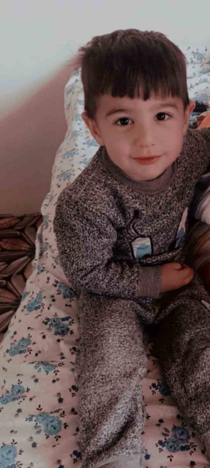 K&ouml;peklerin saldırısında &ouml;len &ccedil;ocuk toprağa verildi
