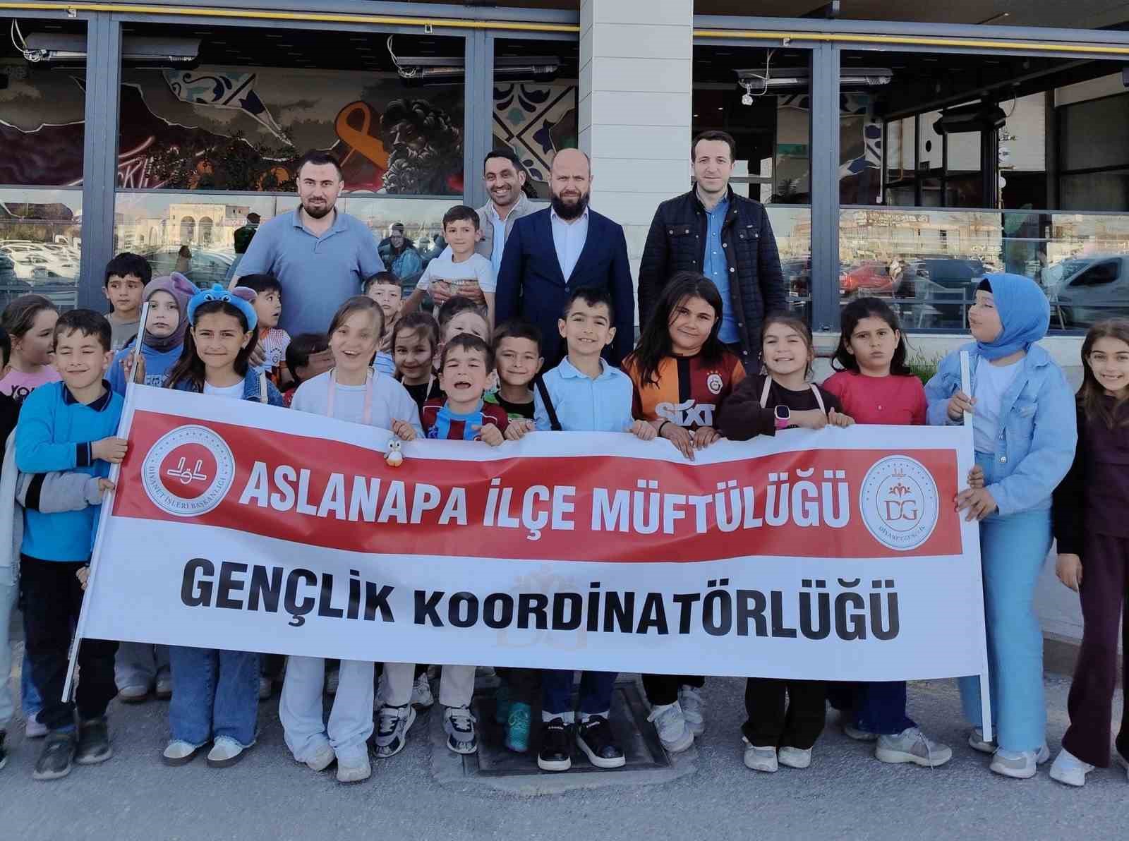 Aslanapa&rsquo;da Kur&rsquo;an kursu &ouml;ğrencileri "571 Rahmet Peygamberi Hz Muhammed" filmini izledi
