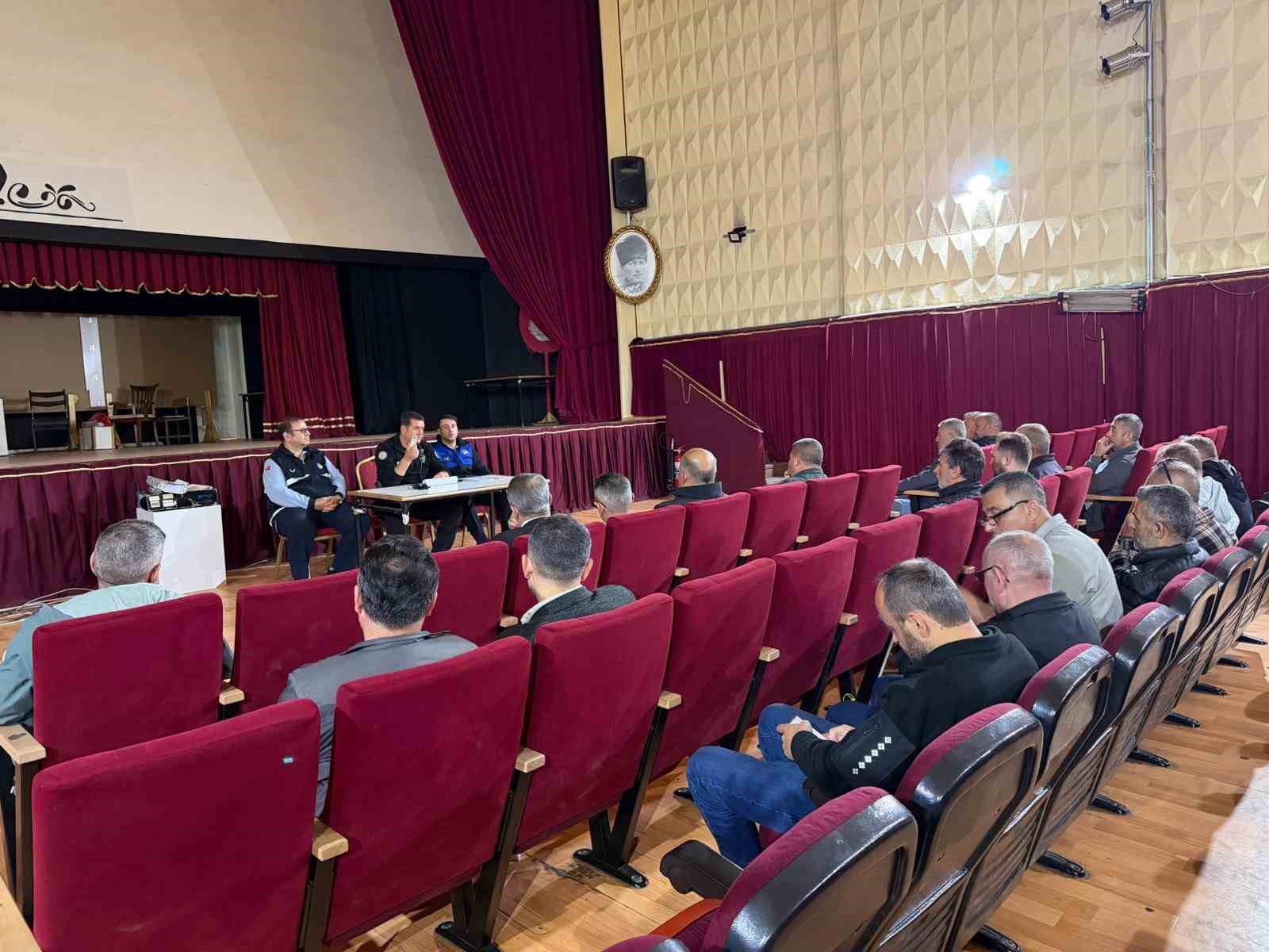 Bursa&rsquo;da Şof&ouml;rler Cemiyeti&rsquo;nden s&uuml;r&uuml;c&uuml;lere trafik eğitimi
