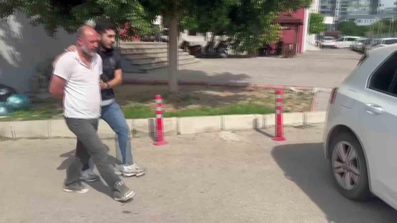 Adana&rsquo;da 127 bin paket ka&ccedil;ak sigara ele ge&ccedil;irildi
