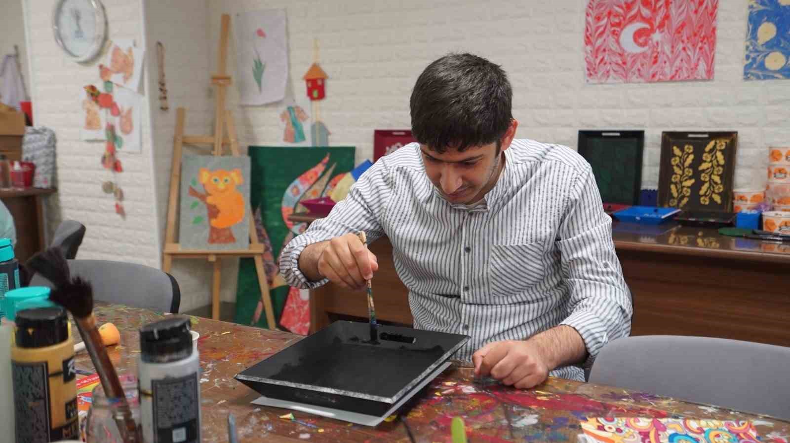 Kağıthane&rsquo;de engelli bireyler i&ccedil;in sanat eğitimi
