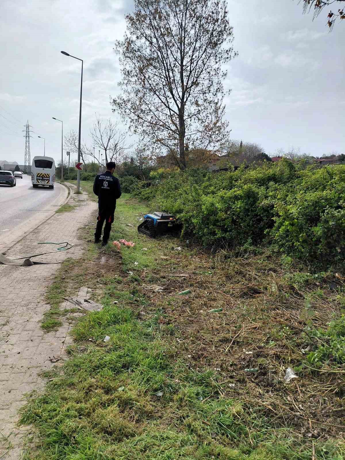 Zorlu araziler "&ccedil;alı canavarı" ile temizleniyor
